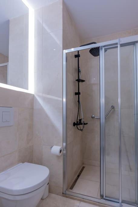 Golden Stones House Sea And Lake View Istanbul Ngoại thất bức ảnh